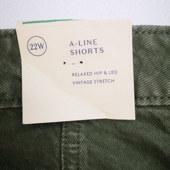 NWT Universal Thread Ladies Size 22W High Rise A-line Midi Green Jean Shorts - Picture 5 of 16